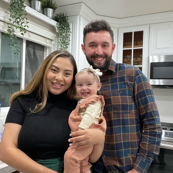 Meet your Posher, Leslie - Picture 2 of 2